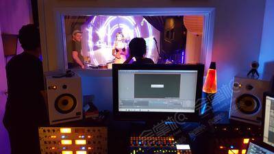 Recording Studio with Stage for Livestreaming EventsRecording Studio with Stage for Livestreaming Events基础图库27